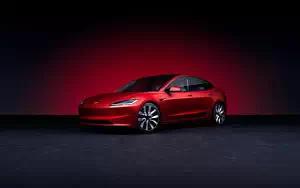   Tesla Model 3 - 2023