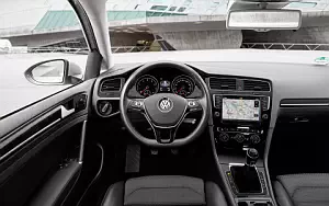   Volkswagen Golf TSI 5door - 2016