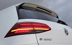   Volkswagen e-Golf - 2017