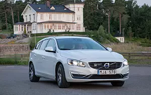   Volvo V60 Plug-in-Hybrid - 2014