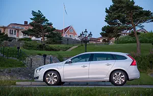   Volvo V60 Plug-in-Hybrid - 2014