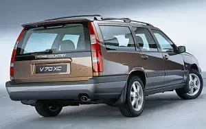 Обои автомобили Volvo V70 XC - 1999