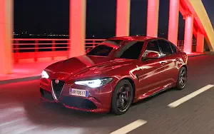   Alfa Romeo Giulia Quadrifoglio - 2016