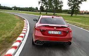   Alfa Romeo Giulia Quadrifoglio - 2016