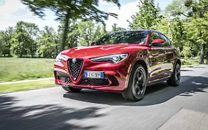   Alfa Romeo Stelvio Quadrifoglio - 2020