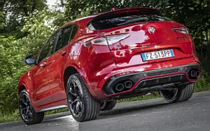   Alfa Romeo Stelvio Quadrifoglio - 2020