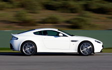   Aston Martin V8 Vantage S Stratus White - 2011