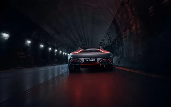   Aston Martin Vantage S - 2025