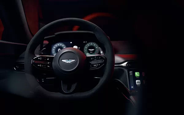   Aston Martin Vantage S - 2025