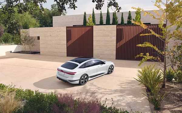   Audi A6 Sportback e-tron US-spec - 2025