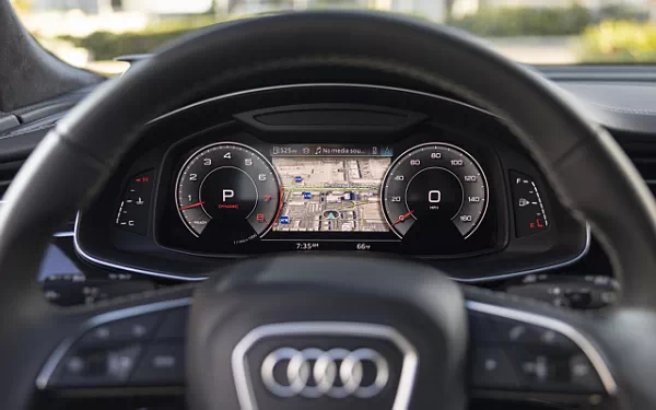   Audi Q8 55 TFSI quattro S line (Sakhir Gold Metallic) US-spec - 2025