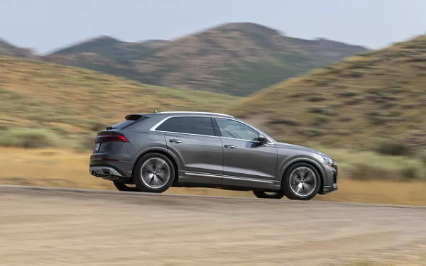   Audi Q8 55 TFSI quattro (Samurai Grey Metallic) US-spec - 2025