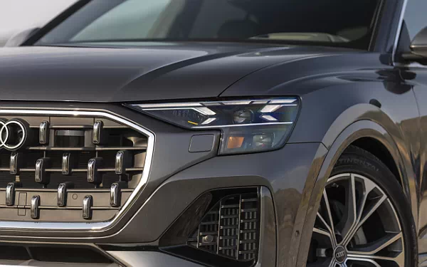   Audi Q8 55 TFSI quattro (Samurai Grey Metallic) US-spec - 2025