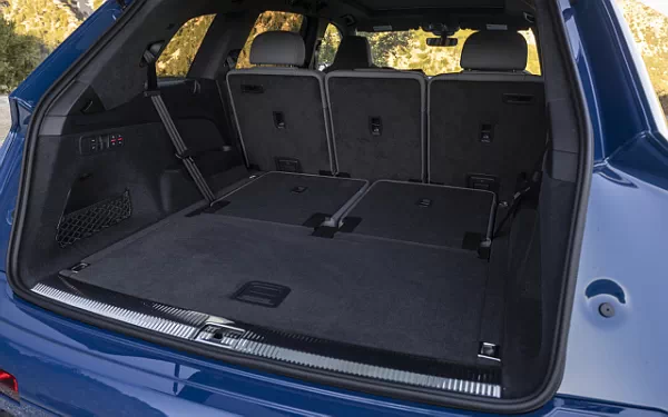   Audi SQ7 TFSI (Ascari Blue Metallic) US-spec - 2025