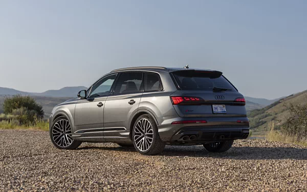   Audi SQ7 TFSI Black Optic Package (Daytona Grey) US-spec - 2025