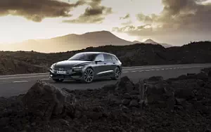   Audi A6 Avant e-tron S line - 2024