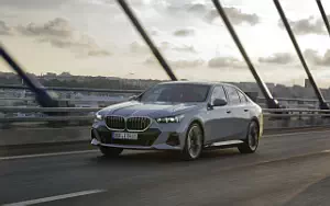   BMW i5 eDrive40 M Sport (Brooklyn Grey Metallic) - 2023