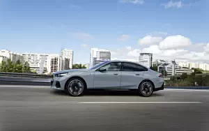   BMW i5 eDrive40 M Sport (Brooklyn Grey Metallic) - 2023