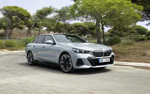   BMW i5 eDrive40 M Sport (Brooklyn Grey Metallic) - 2023