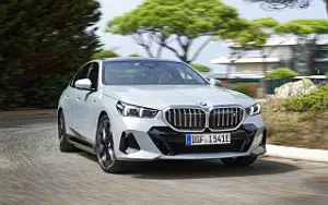   BMW i5 eDrive40 M Sport (Brooklyn Grey Metallic) - 2023