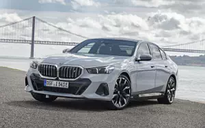   BMW i5 eDrive40 M Sport (Brooklyn Grey Metallic) - 2023