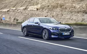   BMW i5 eDrive40 M Sport (Tanzanite Blue Metallic) - 2023