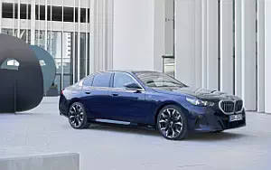   BMW i5 eDrive40 M Sport (Tanzanite Blue Metallic) - 2023