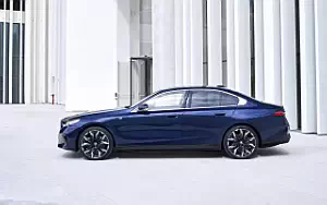   BMW i5 eDrive40 M Sport (Tanzanite Blue Metallic) - 2023