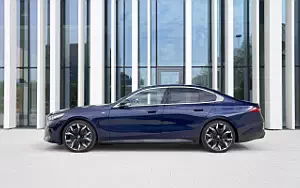   BMW i5 eDrive40 M Sport (Tanzanite Blue Metallic) - 2023