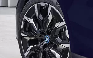   BMW i5 eDrive40 M Sport (Tanzanite Blue Metallic) - 2023