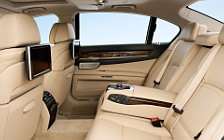   BMW 750Li - 2012