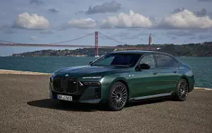   BMW i7 M70 xDrive (Aurora Diamond Green) - 2023