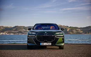   BMW i7 M70 xDrive (Aurora Diamond Green) - 2023