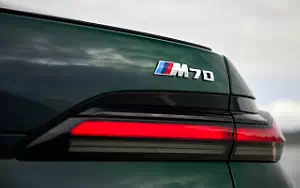   BMW i7 M70 xDrive (Aurora Diamond Green) - 2023