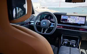   BMW i7 M70 xDrive (Aurora Diamond Green) - 2023