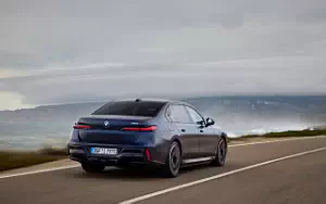   BMW i7 M70 xDrive (Frozen Tanzanite Blue) - 2023