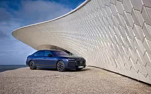   BMW i7 M70 xDrive (Frozen Tanzanite Blue) - 2023