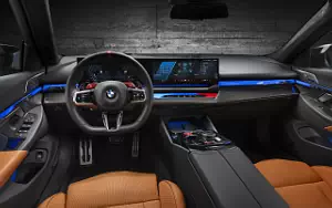   BMW M5 - 2024