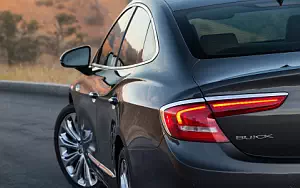   Buick LaCrosse - 2016