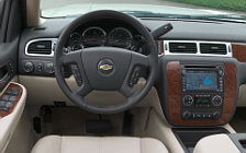   Chevrolet Suburban LTZ - 2007