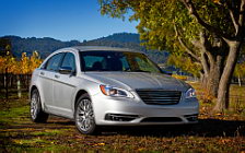   Chrysler 200 Sedan - 2011