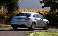   Chrysler 200 Sedan - 2011