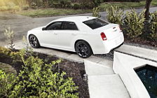   Chrysler 300 SRT8 - 2012