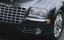   Chrysler 300C - 2005