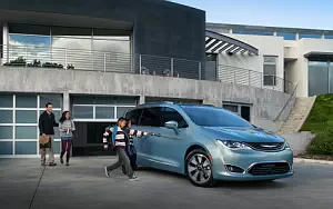   Chrysler Pacifica Hybrid - 2016