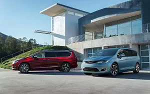   Chrysler Pacifica Hybrid - 2016