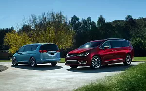   Chrysler Pacifica Hybrid - 2016