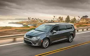   Chrysler Pacifica Limited - 2016