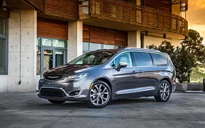   Chrysler Pacifica Limited - 2016