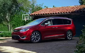   Chrysler Pacifica Limited - 2016